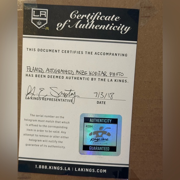 Los Angeles Kings Anze Kopitar autograph - Picture 2 of 2